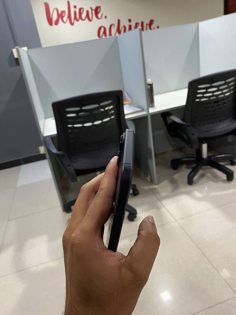Apple iPhone 16 Plus 6