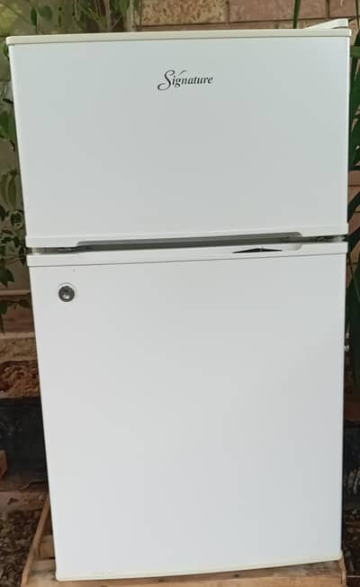 open box new Signature room fridge SRF-WB53W