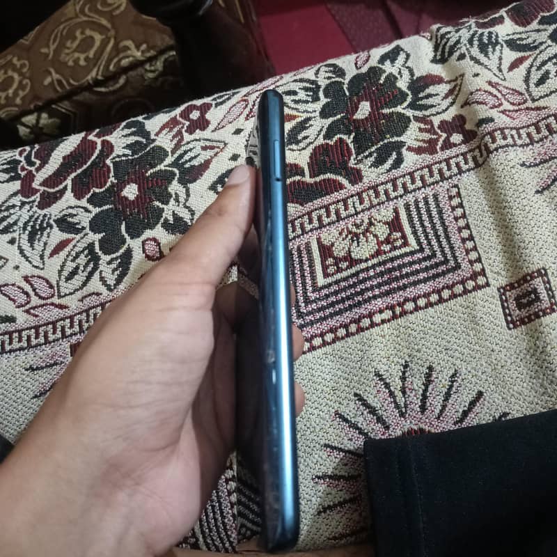 Xiaomi Redmi Note 9S 5