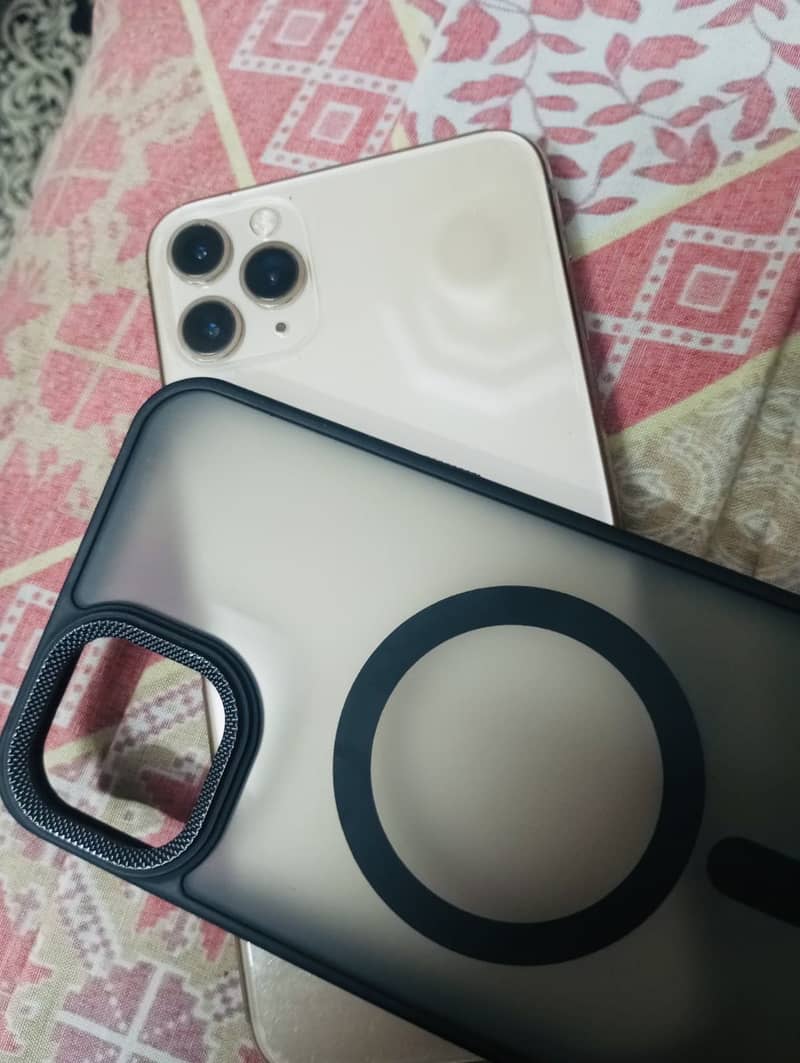 Apple iPhone 11 Pro Max 0