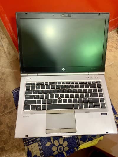 Hp elitebook core i5 6 GB RAM 500 GB HARD