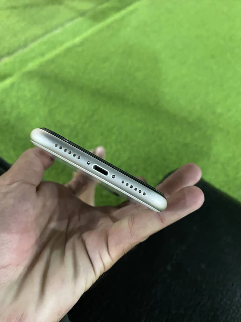 Apple iPhone 11 2