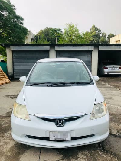 Honda city white color Islamabad registered model 2005