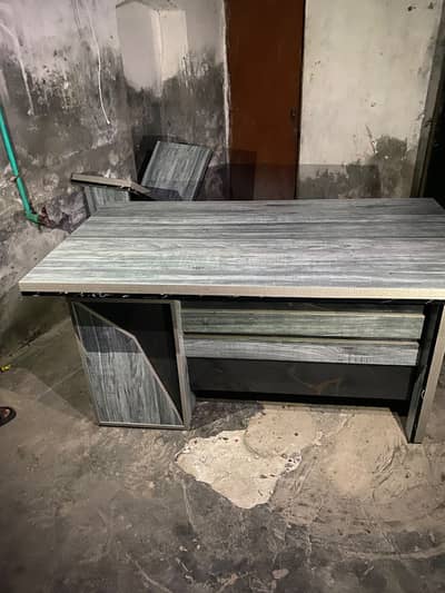 office tabel