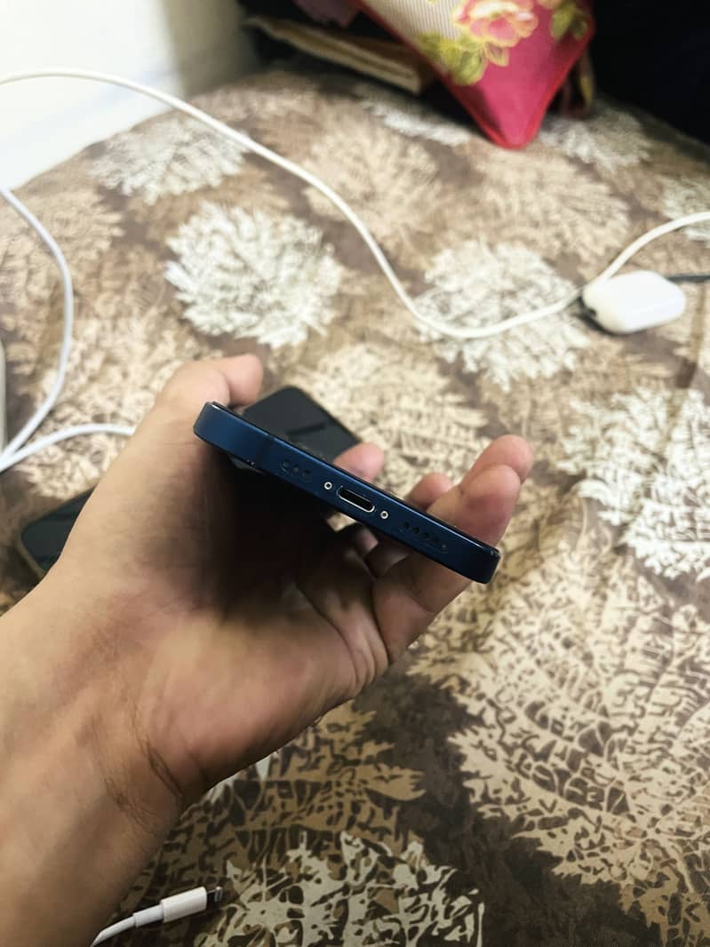 Apple iPhone 12 5