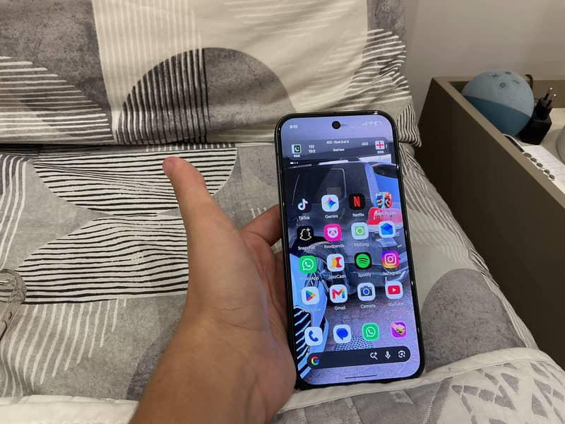 Google Pixel 9 5