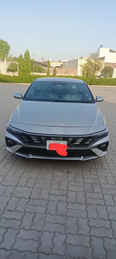 Hyundai Elantra 2025