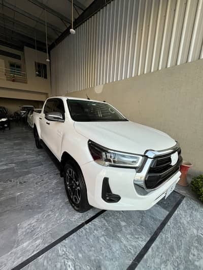 Toyota Revo V Automtic 2022