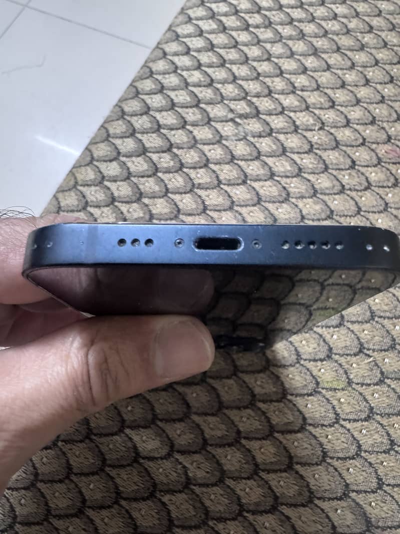Apple iPhone 14 3