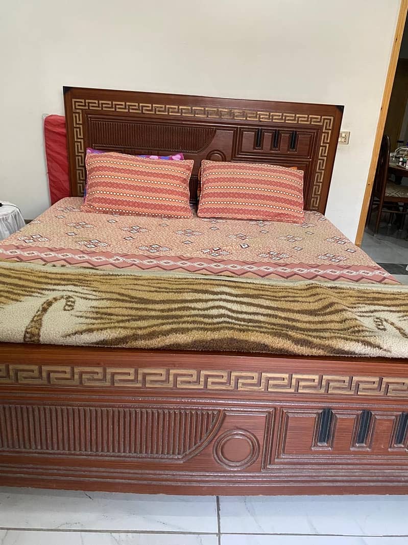 Double Bed and dressing within side table 0