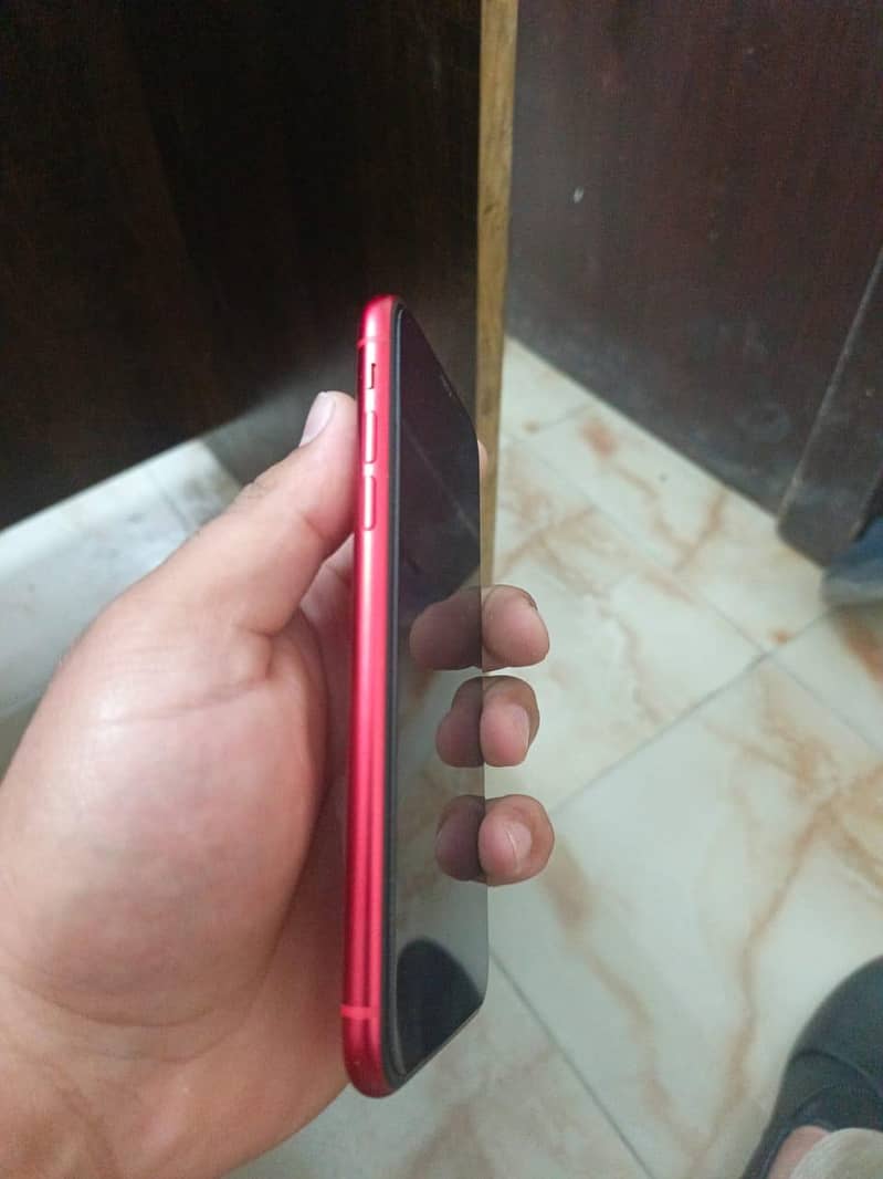 iPhones 11 4