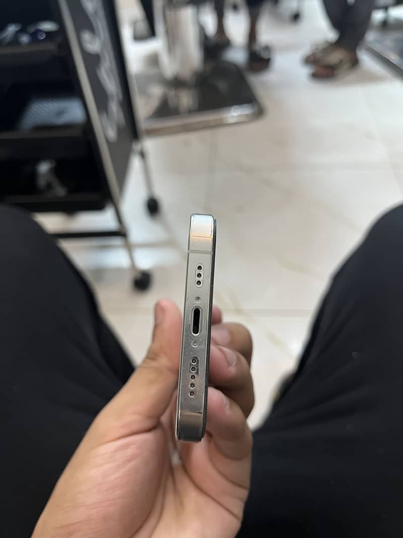 Apple iPhone 13 Pro 3