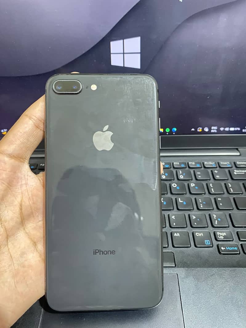 Apple iPhone 8 Plus 1