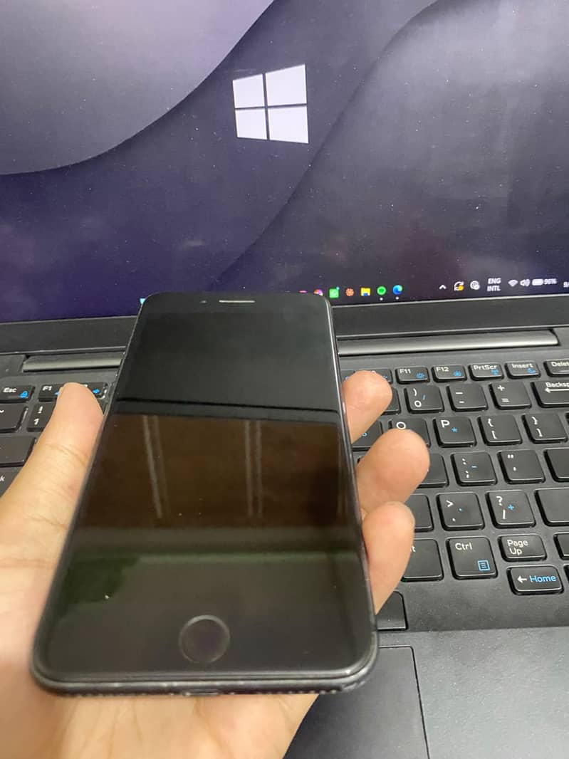 Apple iPhone 8 Plus 2