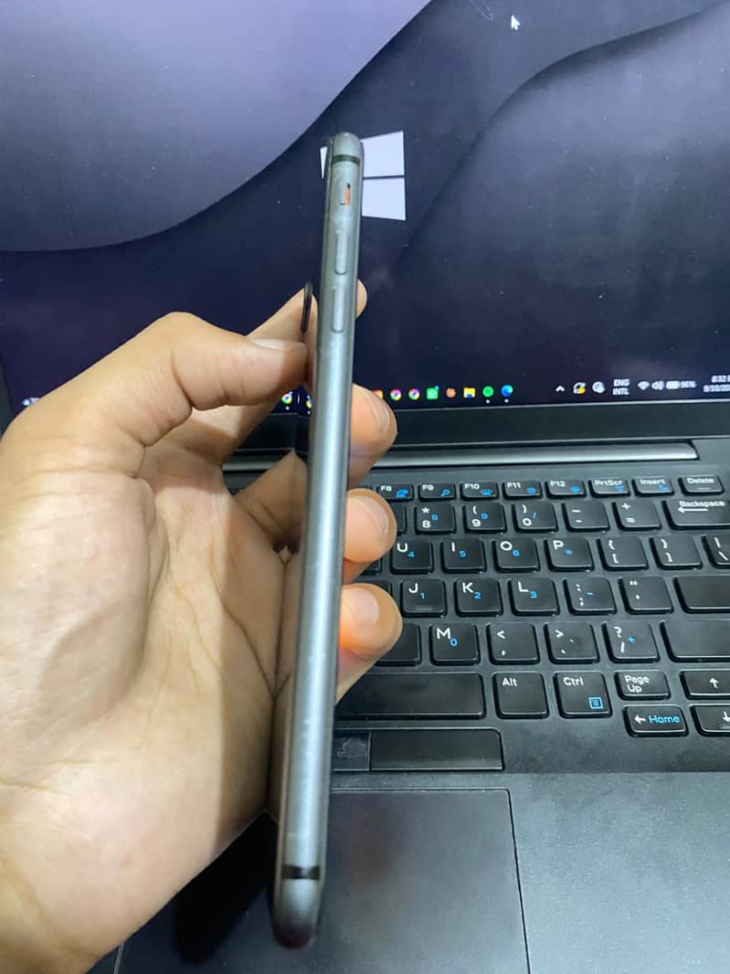 Apple iPhone 8 Plus 6