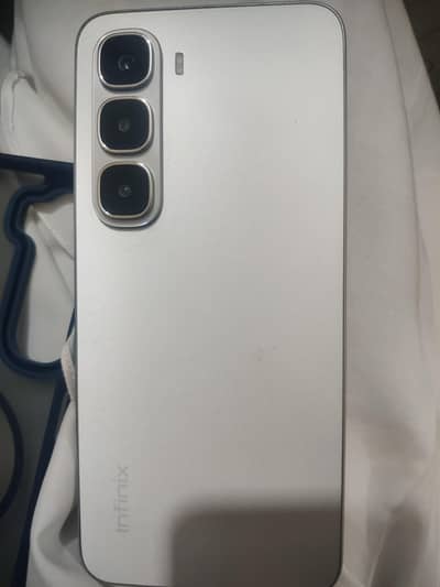 Infinix hot 60i  9 day used full warranty