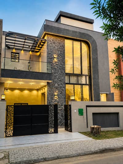 5.33 Marla Designer House 4 Bedrooms Park Facing Bahria Orchard Lahore