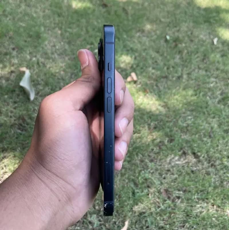 Apple iPhone 13 3