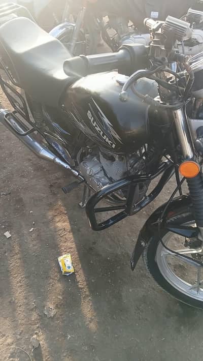 Suzuki GS150 (2021 Model) – Excellent Condition – Urgent Sale