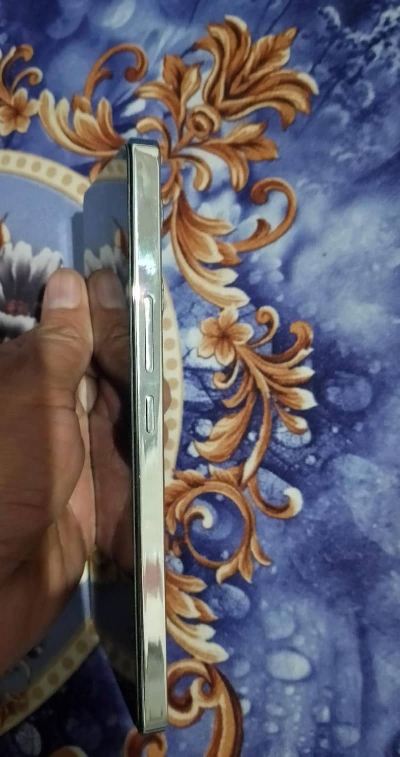 Infinix Note 40 6