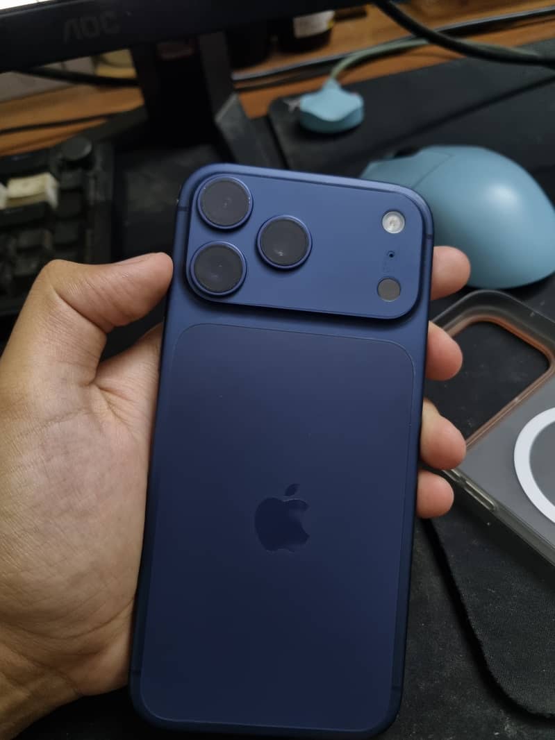 Apple iPhone 17 Pro Max 0