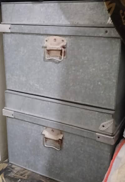 5 Feet Iron Peti + 2 Trunks + 2 Sandook – Total 5 Pieces