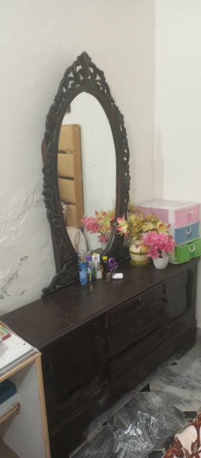 dressing table
