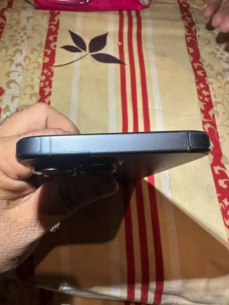 Apple iPhone 15 Pro Max 5