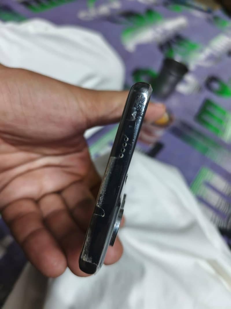 Camon 40 pro 256 3