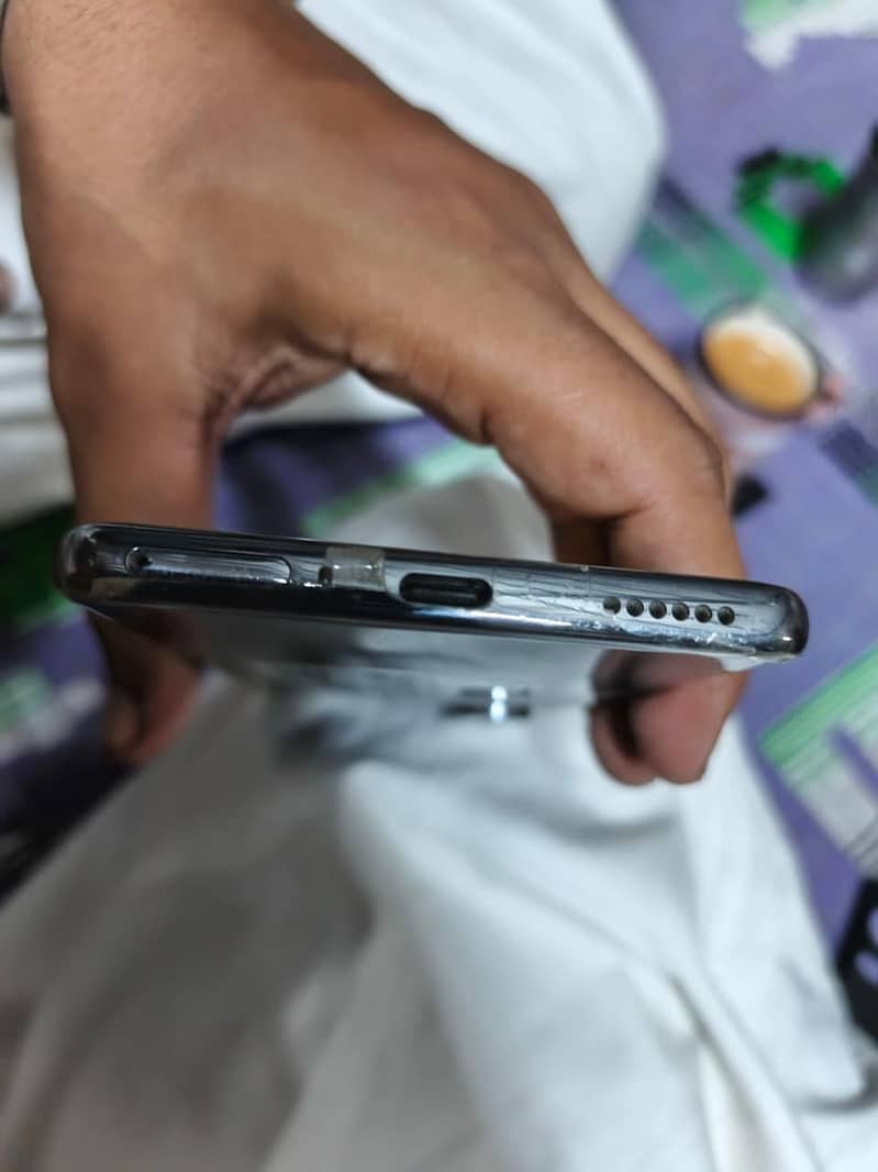 Camon 40 pro 256 4