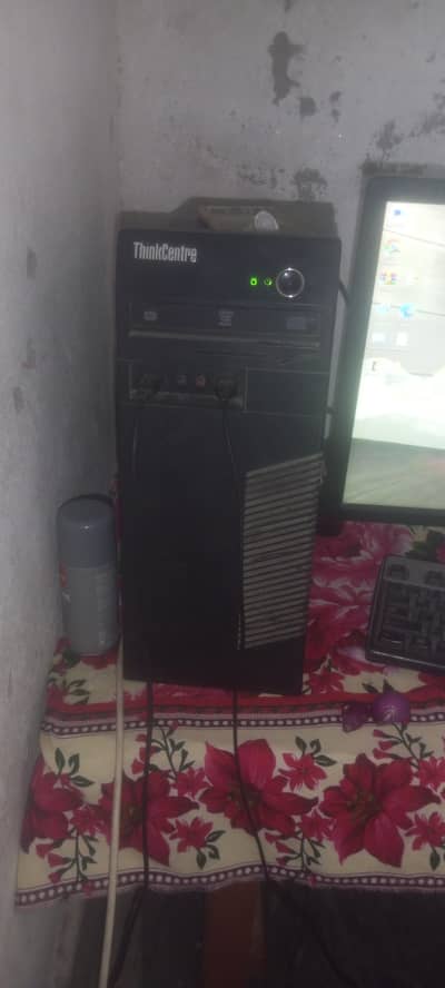 ThinkCentre Pc 8ram i5.2rd Gen 180HDD
