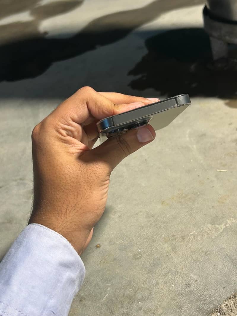 Apple iPhone 13 Pro 3