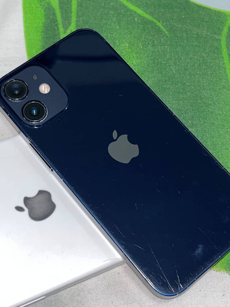Apple iPhone 12 mini 0
