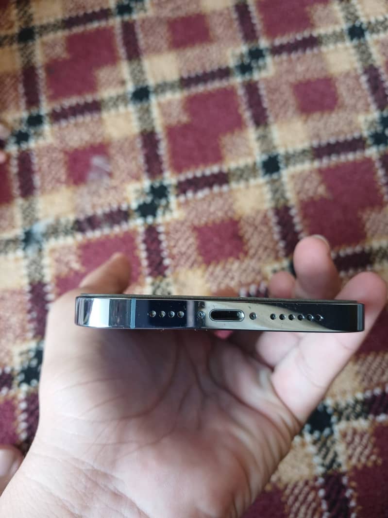Apple iPhone 13 Pro Max 6