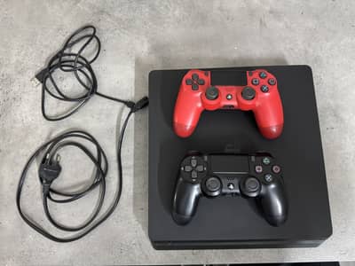 PS4 Slim 500GB | 2 Controllers | 5 Games |