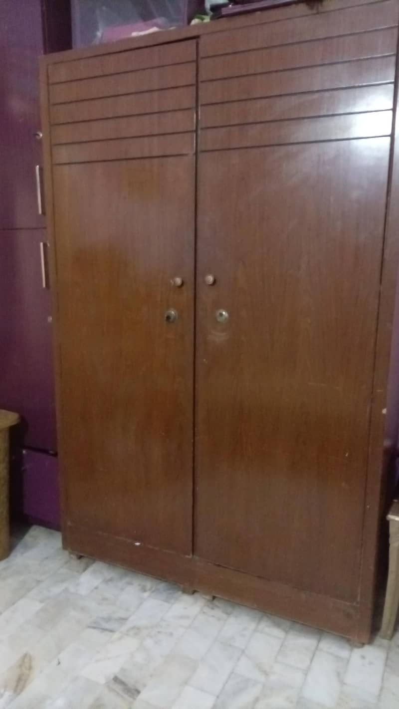 wardrobe 0