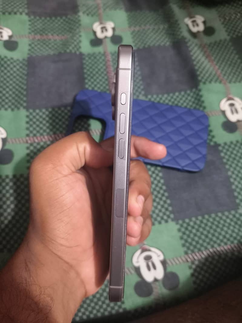 Apple iPhone 15Pro Max 2