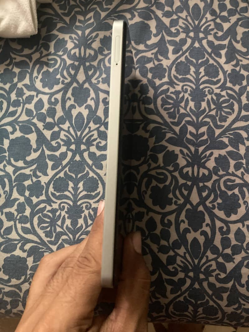 Realme Note 60x 4