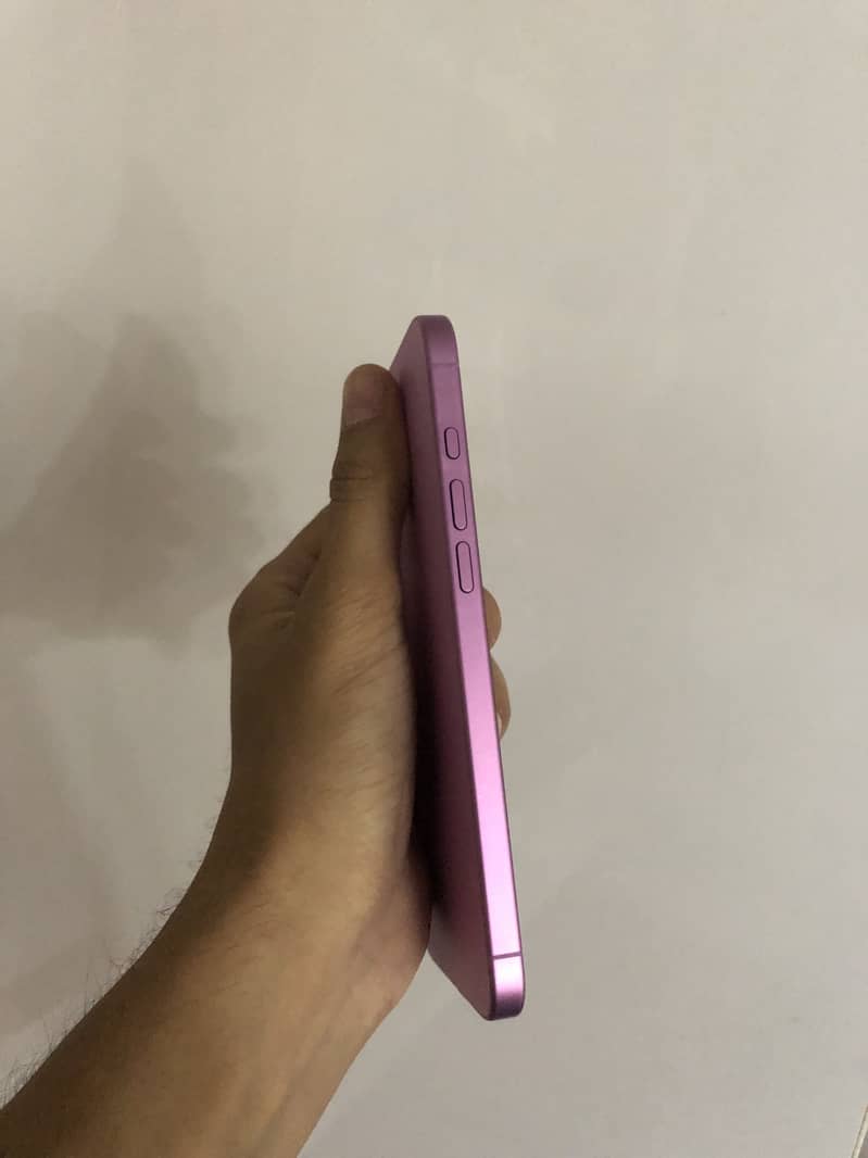Apple iPhone 16 Plus 1