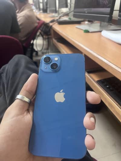 Apple iPhone 13