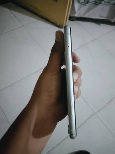 Apple iPhone XR