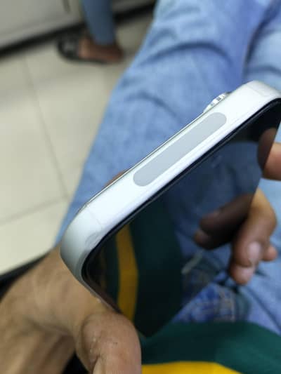 IPHONE 17 PRO FACTORY UNLOCK