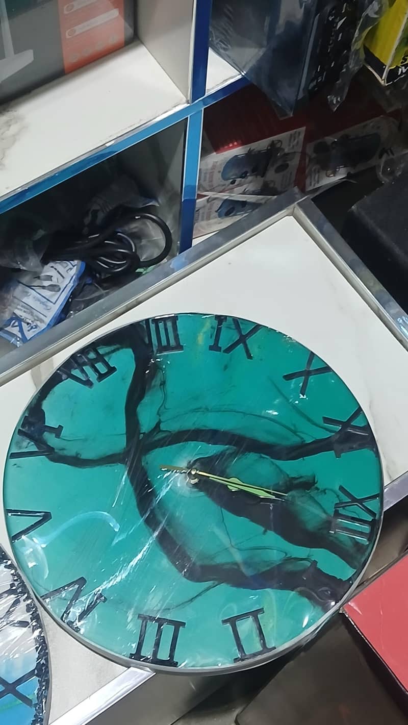 HAND MADE CLOCKS 0