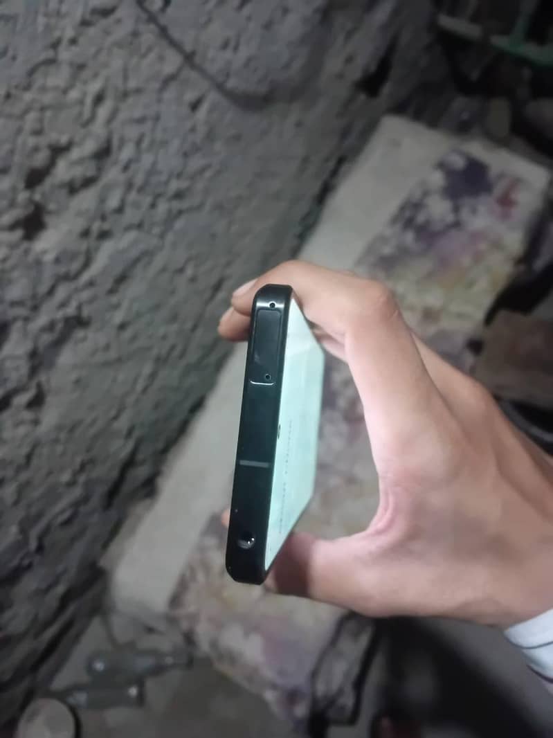 Sharp Aquos R7 3