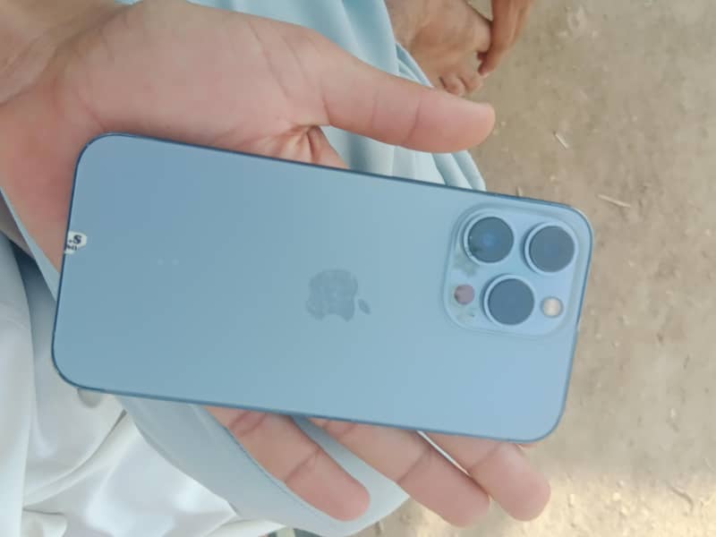 13 pro 4