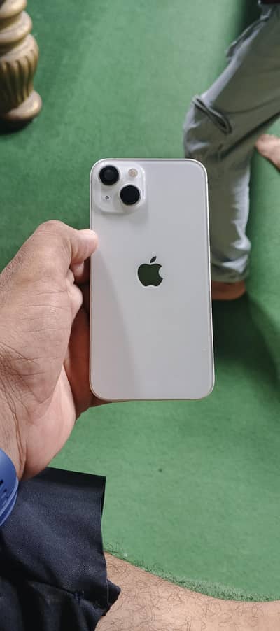 Apple iPhone 13