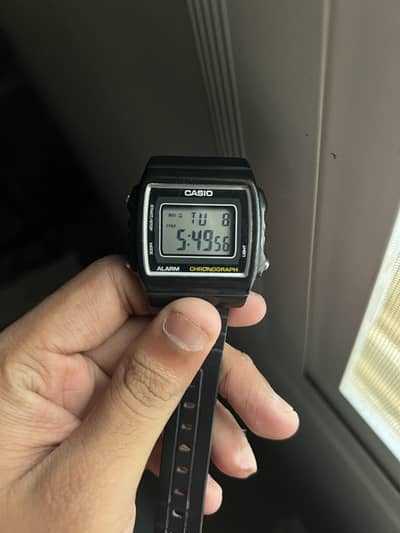 Original Casio W-215H  Mens watch