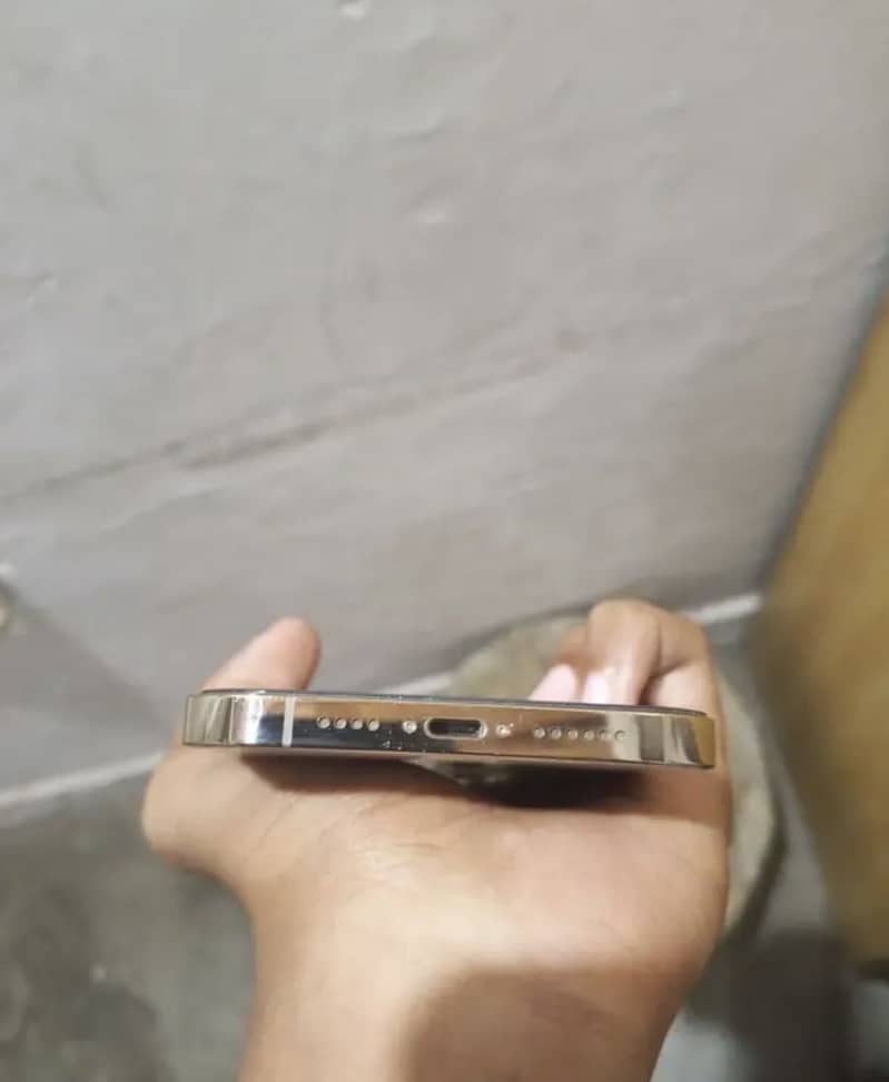 Apple iPhone 12 Pro 2