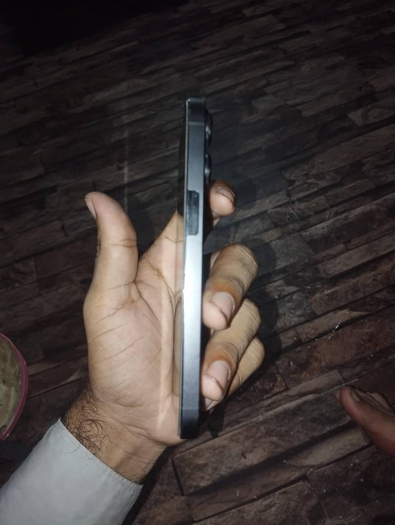 Apple iPhone 13 Pro 1