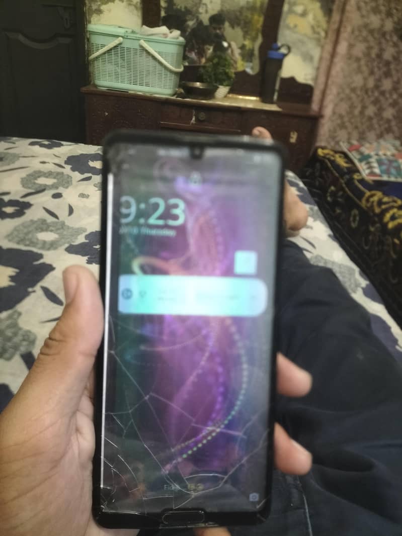 Sharp Aquos R5G 1
